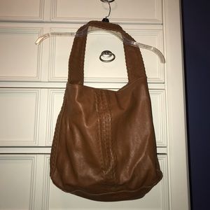 One strap shoulder bag